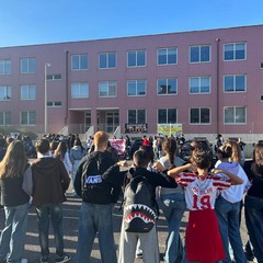 «Non siamo senza voglia, siamo senza futuro»: a Margherita gli studenti dell’Aldo Moro in sciopero contro il carovita