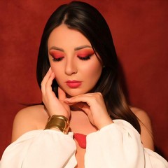 La cantante terlizzese Flora presenta il nuovo singolo ‘Falò’