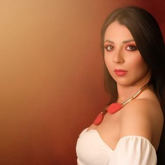 La cantante terlizzese Flora presenta il nuovo singolo ‘Falò’