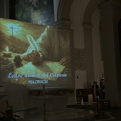 “La Via della Croce”: ieri la Via Crucis presso la parrocchia del Santissimo Salvatore