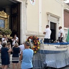 I pescatori di Margherita di Savoia rendono omaggio alla Madonna dello Sterpeto