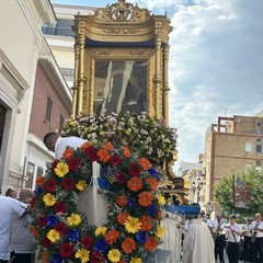 I pescatori di Margherita di Savoia rendono omaggio alla Madonna dello Sterpeto