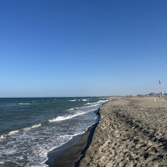 Tra sole, mare e relax, l’estate continua a Margherita di Savoia