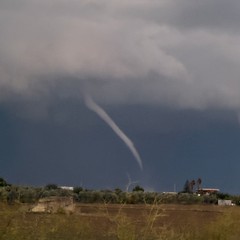 Maltempo su Margherita: sulla costa avvistate anche piccole trombe d'aria