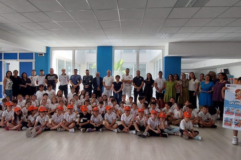 Sicurezza in spiaggia: consegnato oggi il manuale di buone pratiche a 400 bambini di Margherita