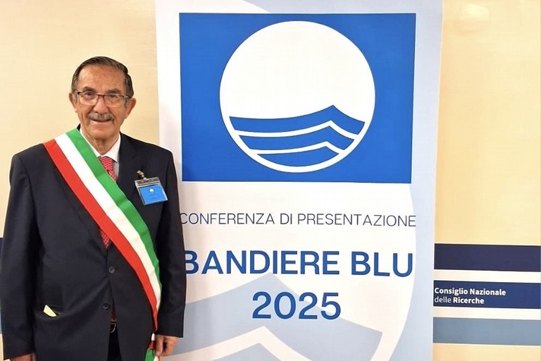 Le spiagge di Margherita di Savoia ricevono l’undicesima Bandiera Blu