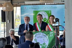 Il sindaco Bernardo Lodispoto riceve la settima Bandiera Verde