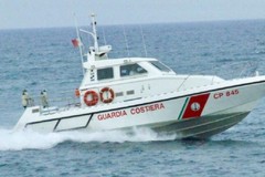 Giovani in difficoltà nelle acque di Margherita soccorsi da una motovedetta della Guardia Costiera