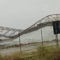 Violento nubifragio, è crollato il Ponte delle Saline. Foto e video