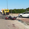 Incidente fra auto e moto sulla SP5, tre feriti