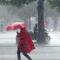 Precipitazioni incessanti, raccomandata la massima prudenza sulle strade
