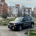 Vende merce contraffatta e aggredisce gli agenti: arrestato un senegalese a Margherita