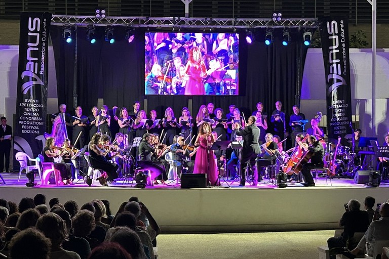 “C’era una volta Ennio Morricone”: la Venus Symphony Orchestra incanta il pubblico di Margherita