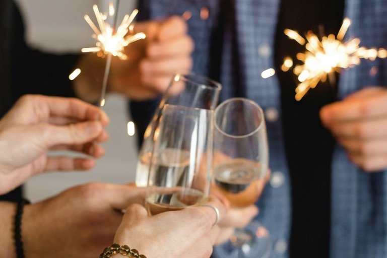 Tra brindisi e piatti della tradizione, i cittadini di Margherita festeggiano l’ultimo dell’anno