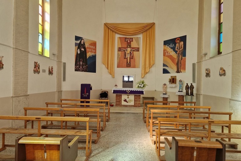 Margherita si prepara a celebrare la solennità di tutti i santi e la commemorazione dei defunti