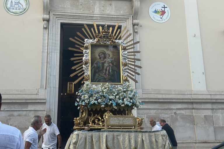 Tra storia e devozione: la comunità di Margherita di Savoia celebra la Madonna del Carmine