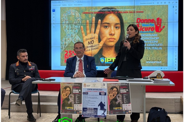 Donne al sicuro: a Margherita una giornata per la prevenzione e la difesa personale. <span>Foto Fotografoamico</span>