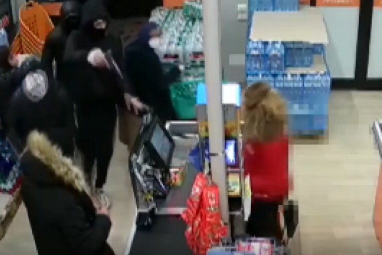 Margherita di Savoia, rapina ai danni di un supermercato