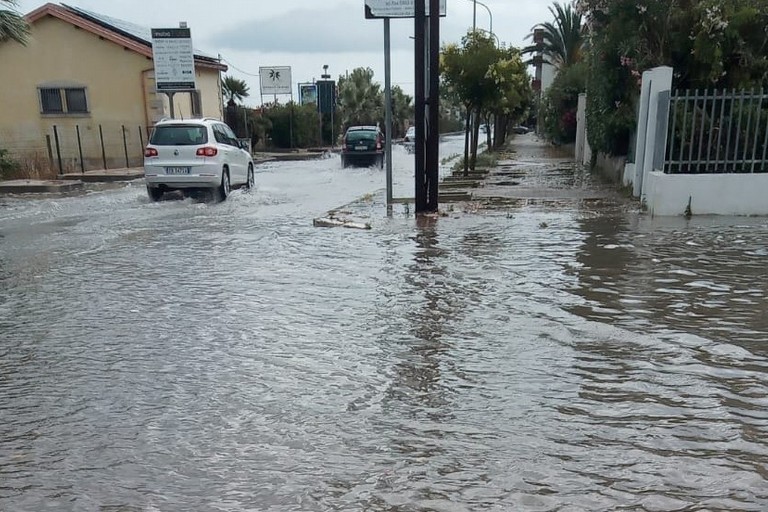 Via Barletta allagata