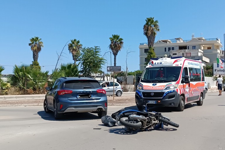 Incidente stradale tra auto e moto a Margherita di Savoia