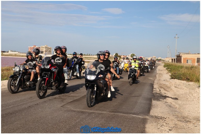 Tra motori, solidarietà e territorio: grande successo a Margherita di Savoia per 